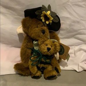 Boyd’s bear. retired. Collectible.